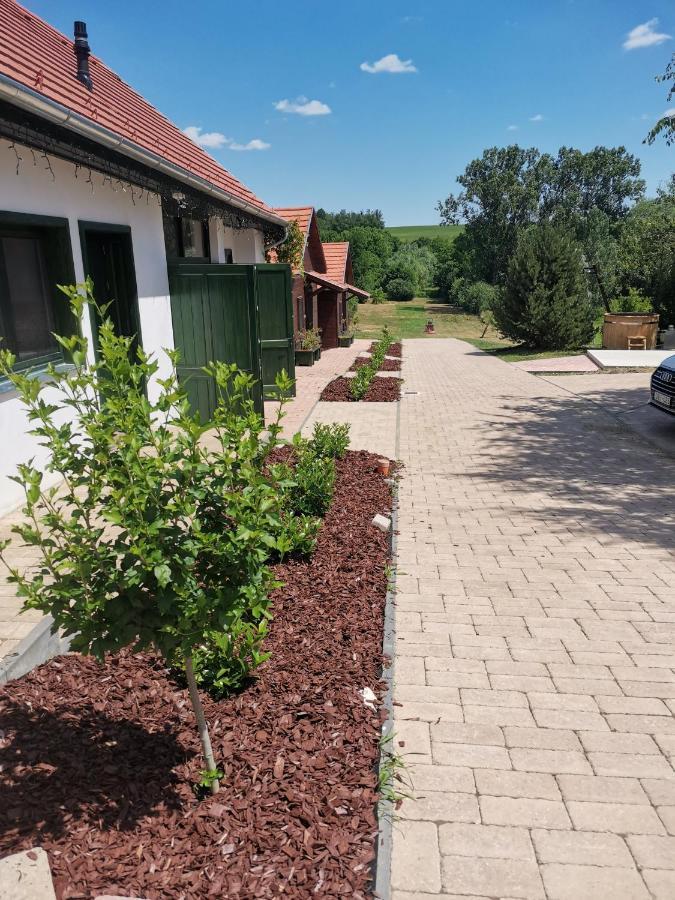Apartamento Novák porta vendégház-Tab, Zala Exterior foto